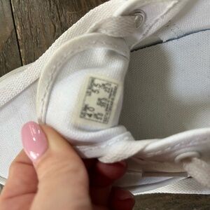 Girls white Authentic vans